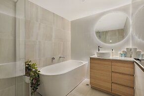 Beachside Resort - Kawana Waters