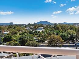 Beachside Resort - Kawana Waters