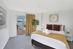 Beachside Resort - Kawana Waters