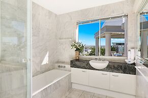 Beachside Resort - Kawana Waters