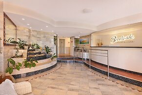 Beachside Resort - Kawana Waters