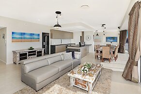 Beachside Resort - Kawana Waters