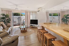 Beachside Resort - Kawana Waters