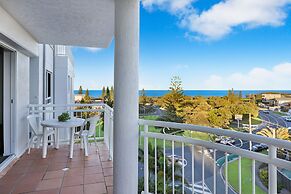 Beachside Resort - Kawana Waters