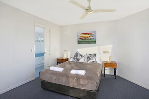 Beachside Resort - Kawana Waters