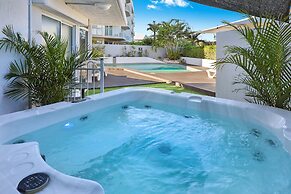 Beachside Resort - Kawana Waters