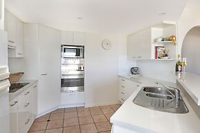 Beachside Resort - Kawana Waters