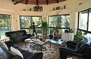 Thatchings Guest House