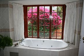 Thatchings Guest House