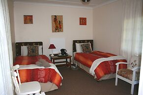 Thatchings Guest House