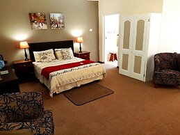 Thatchings Guest House