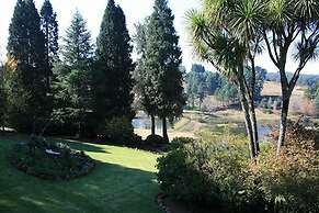 Thatchings Guest House