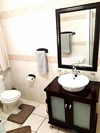 Thatchings Guest House