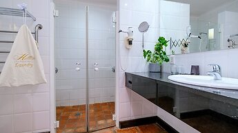 Hilltop Boutique Hotel