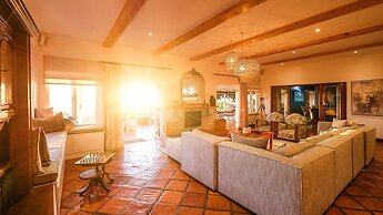 Hilltop Boutique Hotel