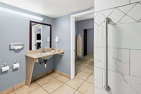 SureStay Plus Hotel by Best Western Lubbock Medical Center