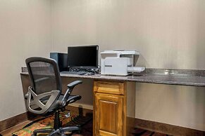 Comfort Inn & Suites Fort Worth - Fossil Creek