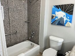 La Quinta Inn & Suites by Wyndham Houston Energy Corridor