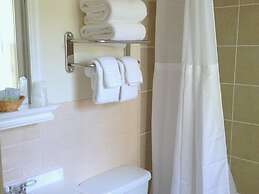 Craigville Beach Inn