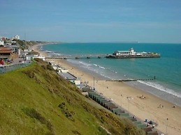 The Avon Causeway Hotel