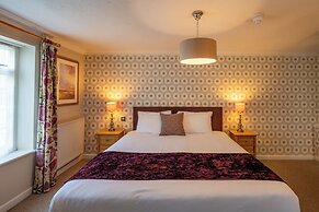 The Avon Causeway Hotel