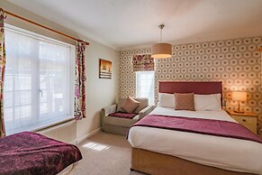 The Avon Causeway Hotel