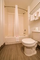 Newport Inn By OYO - Hwy 101