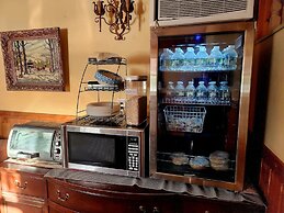 Covered Bridge Riverview Lodge