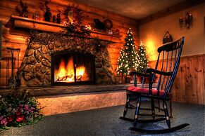 Covered Bridge Riverview Lodge