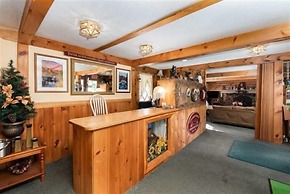 Covered Bridge Riverview Lodge