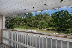 Covered Bridge Riverview Lodge