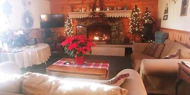 Covered Bridge Riverview Lodge