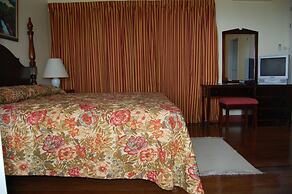 Inn at Shaw Park Gardens & Waterfalls