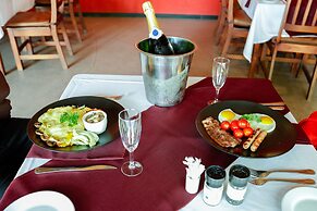 Sefapane Lodges and Safaris