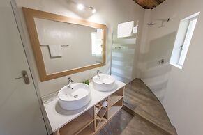 Sefapane Lodges and Safaris