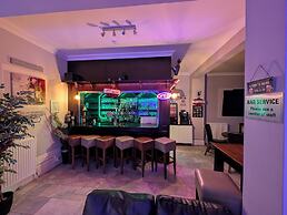 Cecil Court Hotel