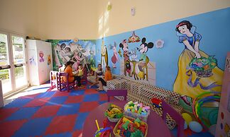 Stella Di Mare Beach Hotel & Spa