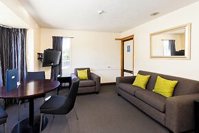 Airport Gateway Motor Lodge