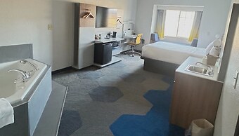 Microtel Inn & Suites by Wyndham Mansfield