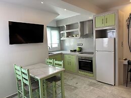 Aphrodite Hotel & Apartments