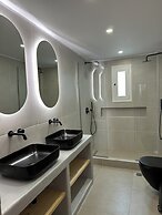 Aphrodite Hotel & Apartments