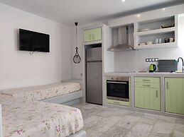 Aphrodite Hotel & Apartments