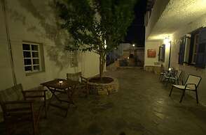 Aphrodite Hotel & Apartments