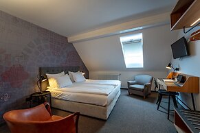 Hotel Mrak 4*