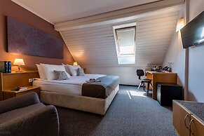 Hotel Mrak 4*