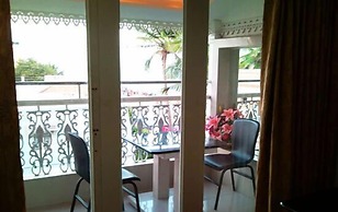 Lotus Bay View Hotel