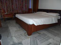 Hotel PLR Grand