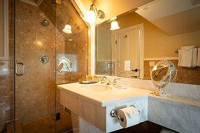 The Mansion on the Sea - Southernmost House in the USA