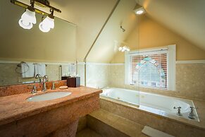 The Mansion on the Sea - Southernmost House in the USA