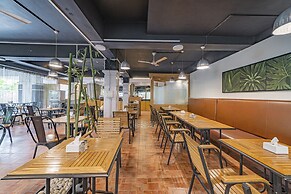 At Home Apartment Hotel